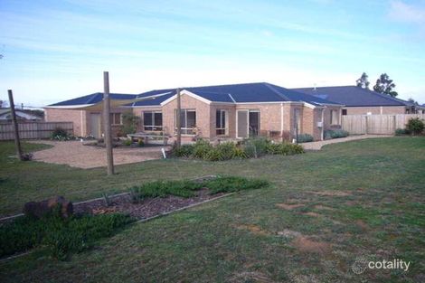 Property photo of 2 Crook Court Ballan VIC 3342