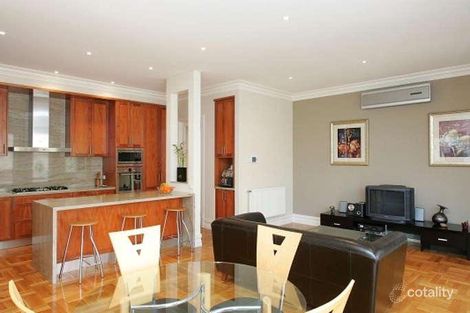 Property photo of 31 Spring Road Caulfield South VIC 3162