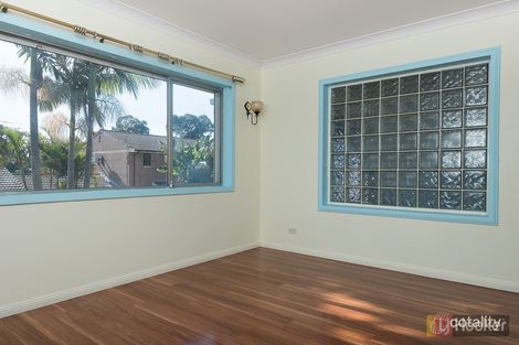 Property photo of 2 Sharland Place Smithfield NSW 2164