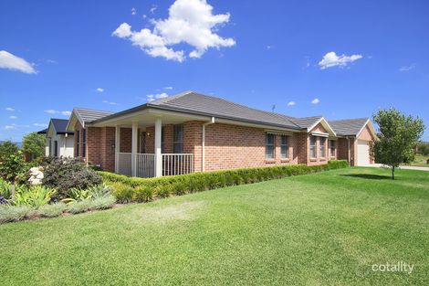 27 The Heights, Hillvue, NSW 2340