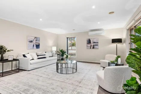 Property photo of 11 Jess Way Sebastopol VIC 3356