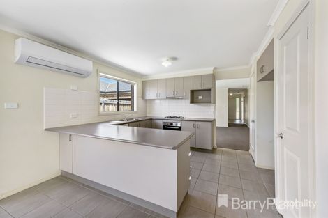 Property photo of 18 Maple Edge Way Brookfield VIC 3338
