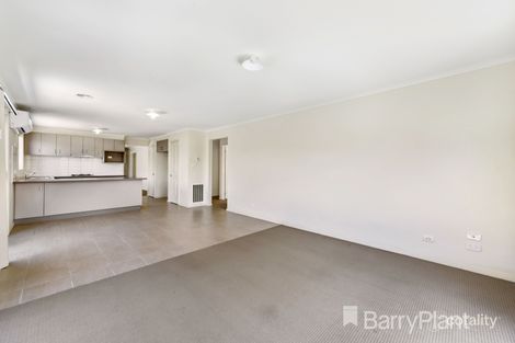 Property photo of 18 Maple Edge Way Brookfield VIC 3338