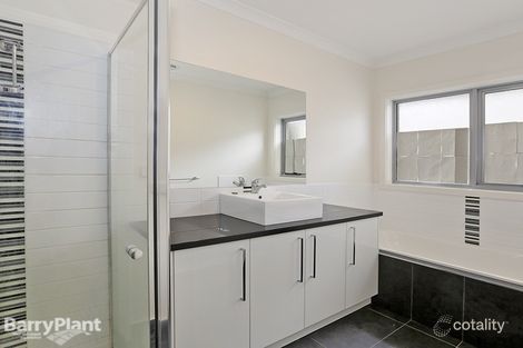 Property photo of 1/1 Tanner Street Breakwater VIC 3219