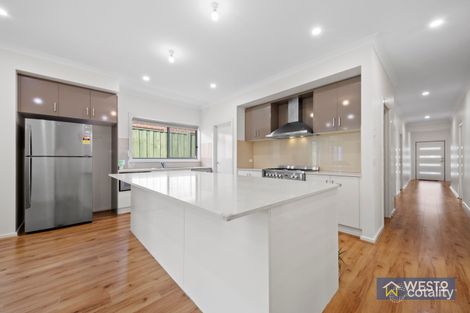 Property photo of 18 Style Way Tarneit VIC 3029