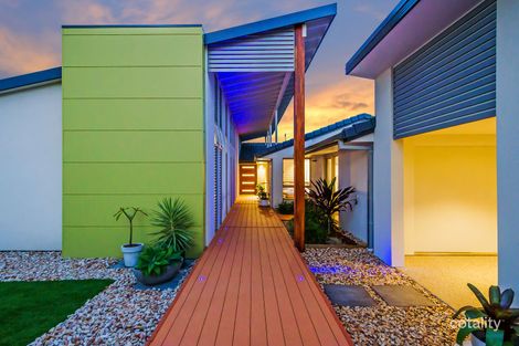 Property photo of 31 Seaspray Street Paradise Point QLD 4216