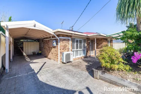 3 Carol St, Redland Bay, QLD 4165