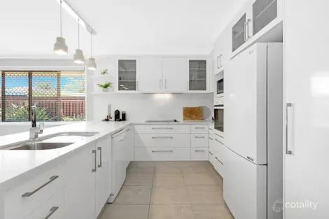 Property photo of 9 Brooke Court Torquay QLD 4655