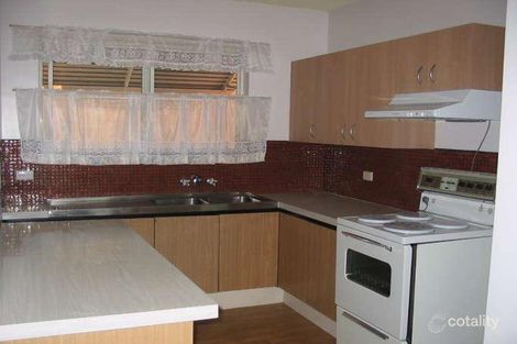 Property photo of 2/9 Robertson Avenue Greenslopes QLD 4120