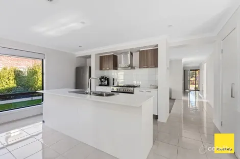 Property photo of 8 Inverness Drive Junortoun VIC 3551