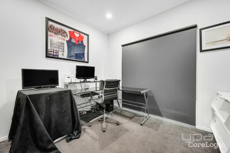 Property photo of 33 Wild Crescent Roxburgh Park VIC 3064