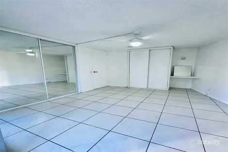 Property photo of 22/40 Watson Esplanade Surfers Paradise QLD 4217