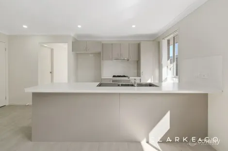 Property photo of 12 Croft Close Thornton NSW 2322