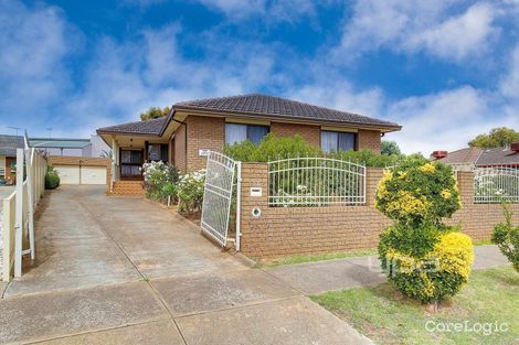 Property photo of 32 Nangiloc Crescent Werribee VIC 3030