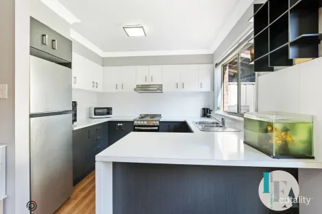 Property photo of 2/4-6 Tilba Close Flinders NSW 2529