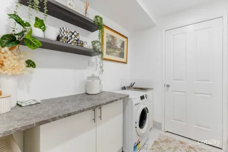 Property photo of 5 Preston Close Albany Creek QLD 4035