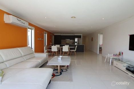 Property photo of 22 Giverny Close Burnside Heights VIC 3023