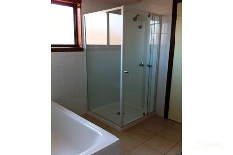 Property photo of 9 Chalcot Drive Endeavour Hills VIC 3802