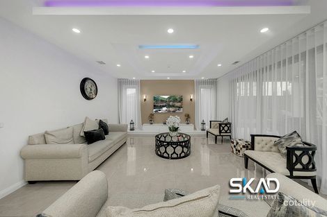 Property photo of 51 Clopton Rise Craigieburn VIC 3064