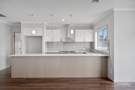 Property photo of 49 Fable Way Cranbourne East VIC 3977