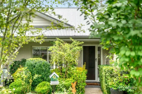 Property photo of 14 Fernbrook Crescent Mittagong NSW 2575