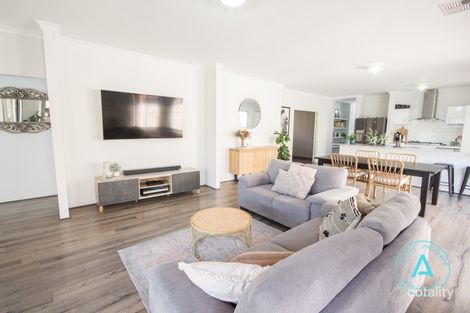 Property photo of 18 Greenie Chase Southern River WA 6110