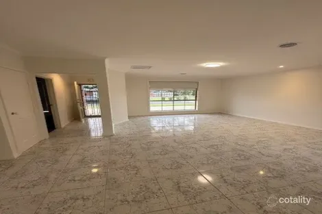 Property photo of 1/43 Roseberry Avenue Keilor Downs VIC 3038