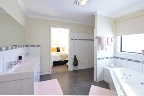 Property photo of 5 Bowman Drive Penguin TAS 7316