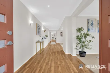 Property photo of 10 McHaffie Terrace Manor Lakes VIC 3024