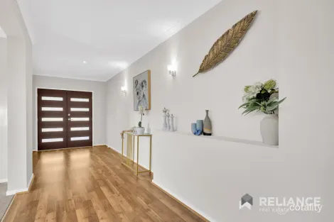 Property photo of 10 McHaffie Terrace Manor Lakes VIC 3024