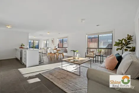 81 Nelson St, Cranbourne East, VIC 3977