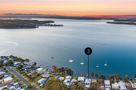 Property photo of 10 Bambury Avenue Summerland Point NSW 2259