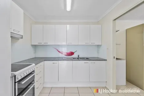 Property photo of 1/233 Central Street Labrador QLD 4215