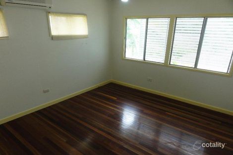 Property photo of 32 Luprena Street Mansfield QLD 4122
