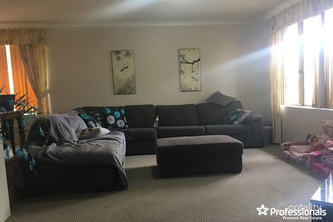 11 Hickory Dr, Thornlie, WA 6108