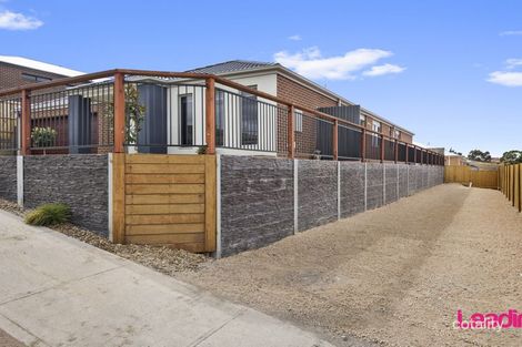 Property photo of 36 Beckview Crescent Sunbury VIC 3429