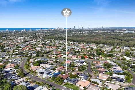 Property photo of 11 Range Court Arundel QLD 4214