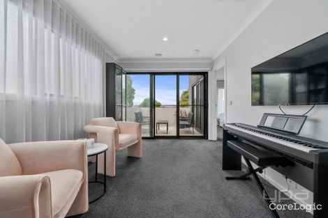 Property photo of 17 City Vista Court Fraser Rise VIC 3336