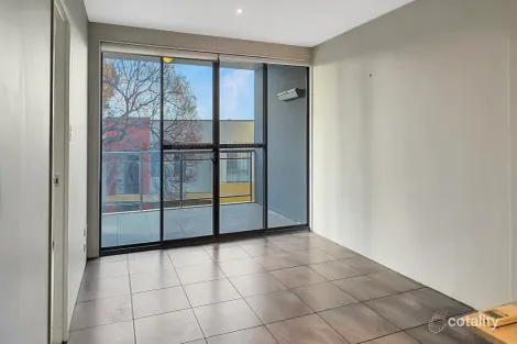 Property photo of 6D/17 Uriarra Road Queanbeyan NSW 2620