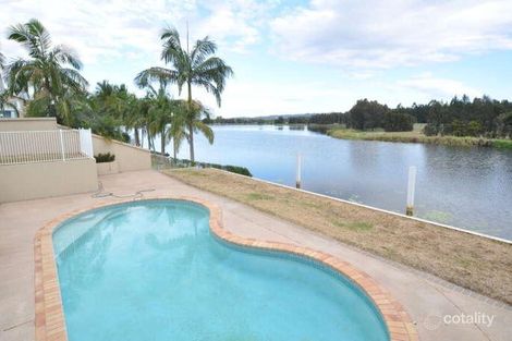 8 Saint Martin Pl, Clear Island Waters, QLD 4226