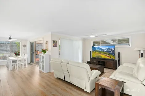 Property photo of 15 Rosemont Circuit Flinders NSW 2529