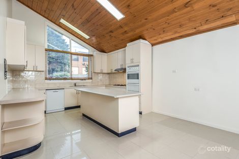 Property photo of 6 Dozey Place Endeavour Hills VIC 3802