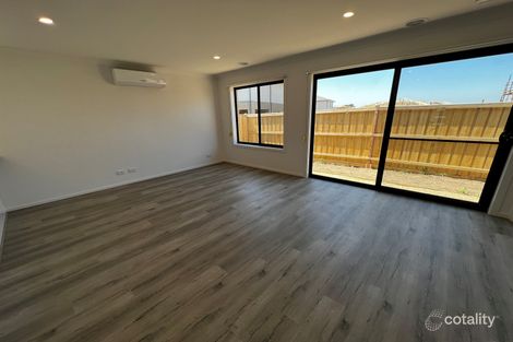 Property photo of 28 Edifice Drive Tarneit VIC 3029