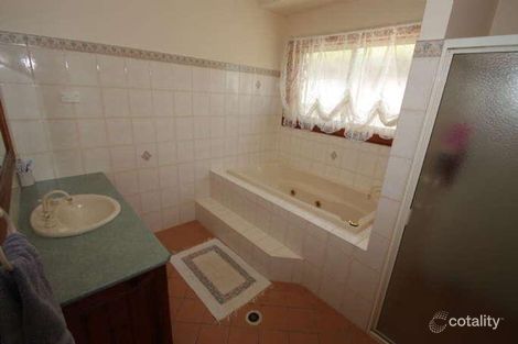 Property photo of 52 Kimberley Drive Tatton NSW 2650