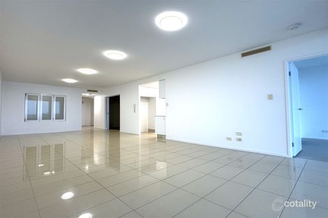 Property photo of 15 Compass Drive Biggera Waters QLD 4216