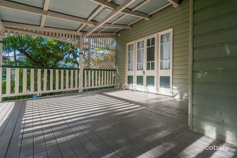 Property photo of 2212 Wynnum Road Wynnum QLD 4178
