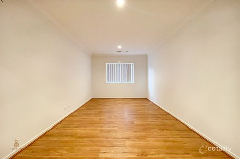 Property photo of 16 Pinnacle Drive Craigieburn VIC 3064