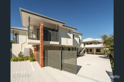5/4 Whiteside St, Cloverdale, WA 6105