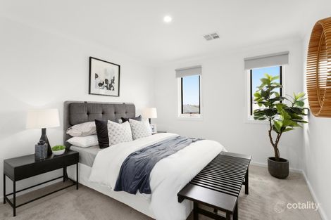 Property photo of 21 Heart Loop Clyde North VIC 3978