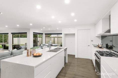 Property photo of 32 Topaz Drive Hillside VIC 3037